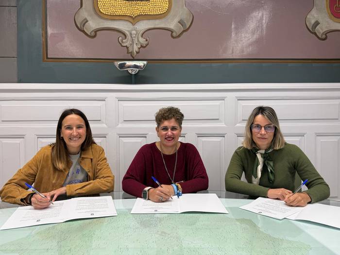 Iaz hasitako bideari jarraituta sinatu dute UKTk eta Azkoitiko Udalak hitzarmena gaur