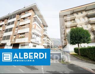 Alberdi Inmobiliaria: garaje itxia salgai Bizkargi plazan