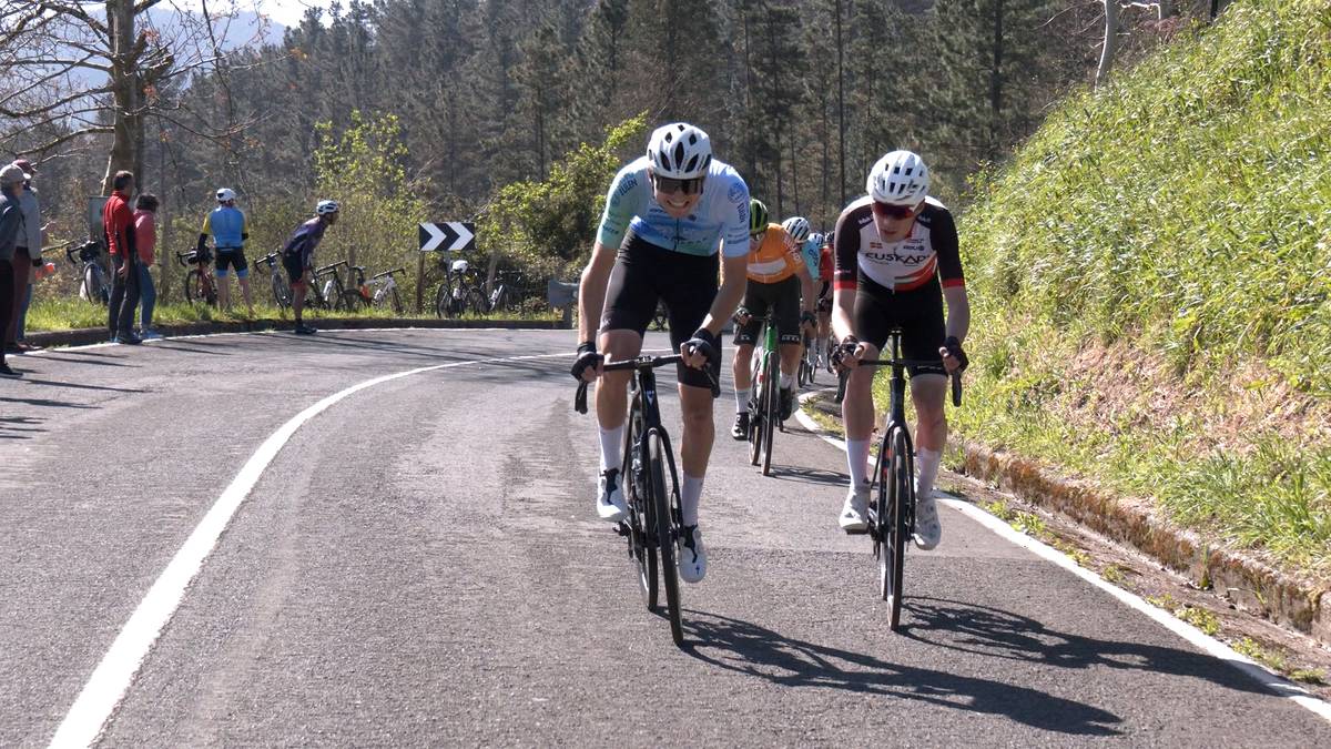 Gogor aritu dira Eulen-Amenabarreko txirrindulariak asteburuan