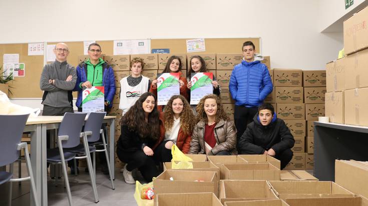 Darahlik 2.500 kilo elikagai bildu ditu Saharako errefuxiatuen kanpamenduetara bidaltzeko