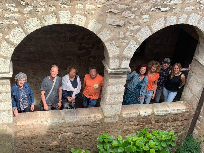 Musikak eta dantzak herriko txokoak hartuko ditu bihar