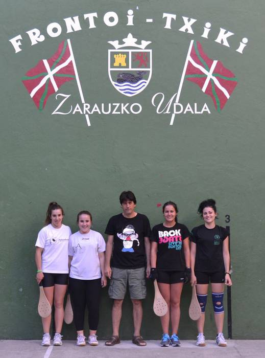Bihar hasiko dute Frontoi Txikiko Emakumezkoen VI. Paleta Txapelketa Zarautzen