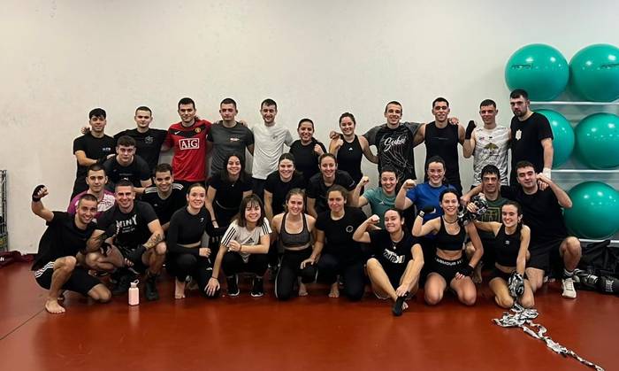 Boxeo eta K-1 kiroletan trebatu dira dozenaka lagun