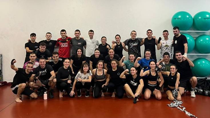 Boxeo eta K-1 kiroletan trebatu dira dozenaka lagun