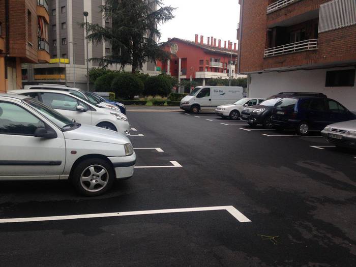 Bukatu dituzte Barrenetxe auzoko gune bat berritzeko lanak