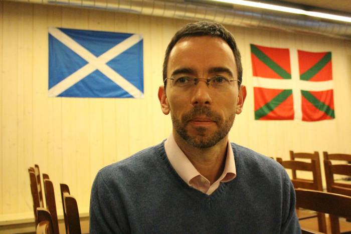 Stephen Noon: "Pasioz, emozioarekin eta parte hartzearekin egin daiteke aurrera"