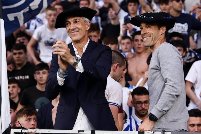 Anoetako harmailak agurtu ditu Mikel Labakak