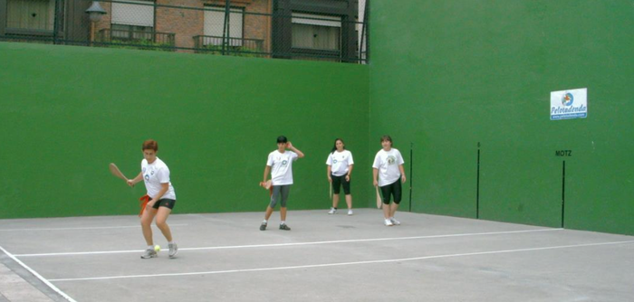 Astelehenean izango dira Emakumezkoen Paleta Txapelketako finalerdiak