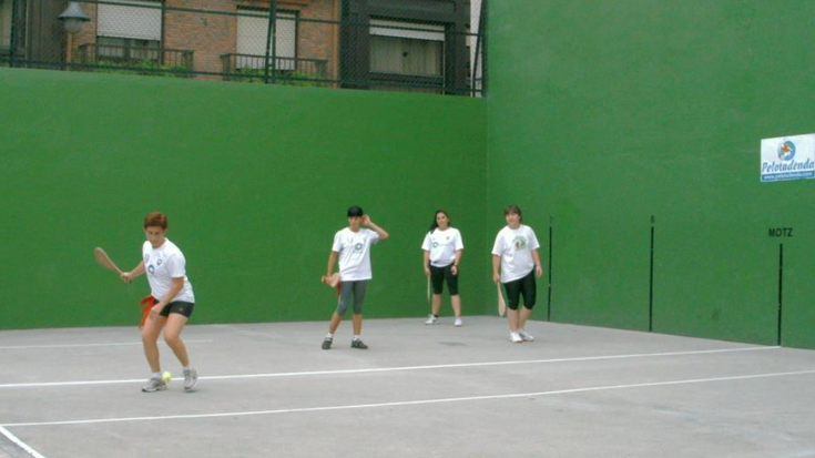 Astelehenean izango dira Emakumezkoen Paleta Txapelketako finalerdiak