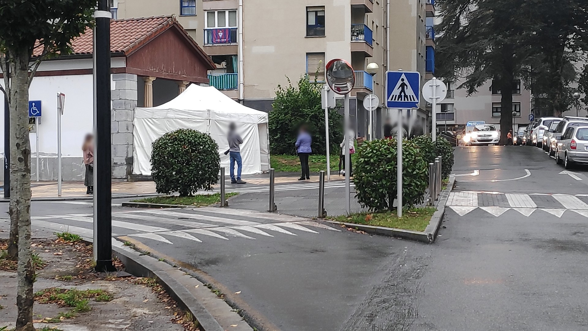 Gaur hasi dira PCR probak egiten anbulatorio ondoan