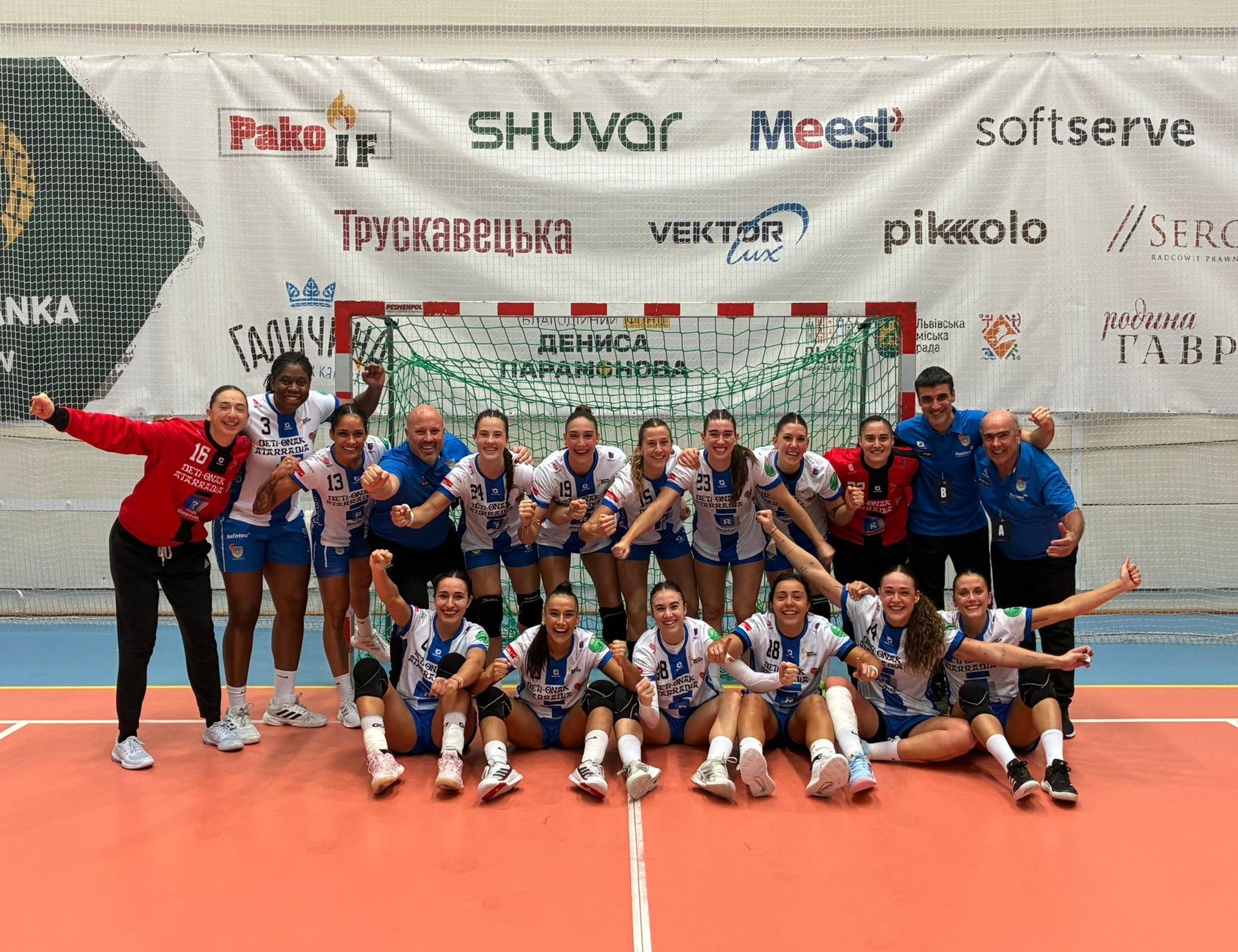 Beti Onak eskubaloi taldea final hamaseirenetara sailkatu da Europako Ligan