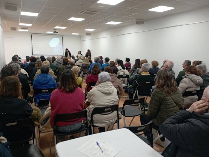 Interes handia piztu du estimulazio kognitiboa lantzeko hitzaldiak