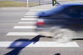 Zebrabidean nork du lehentasuna: autoak ala bizikletak?