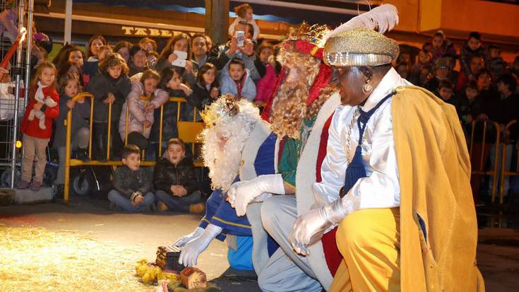 Errege Magoek ez dute kale egin