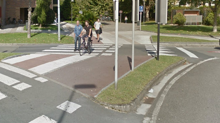 Adin txikiko bat zauritu da kotxe batek harrapatuta, Maria Etxetxiki kalean