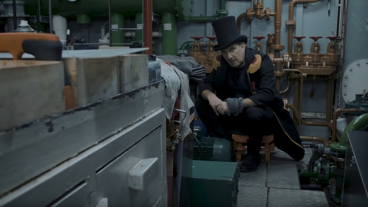 BIDEOA. Hezurbeltzak taldearen bideoklip berria: 'Larrosa beltza'