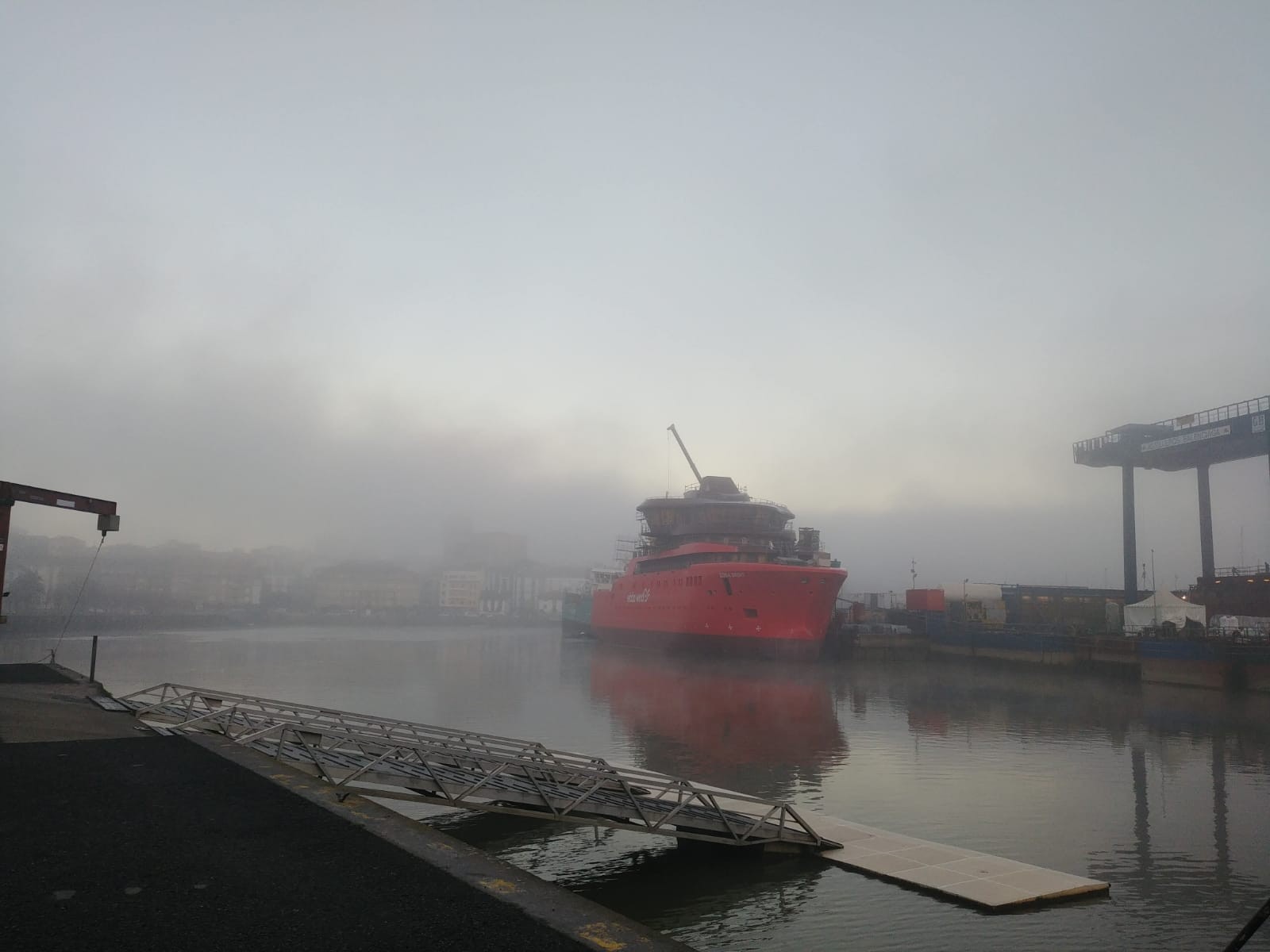 Taosak inguratuta esnatu da gaur Zumaia