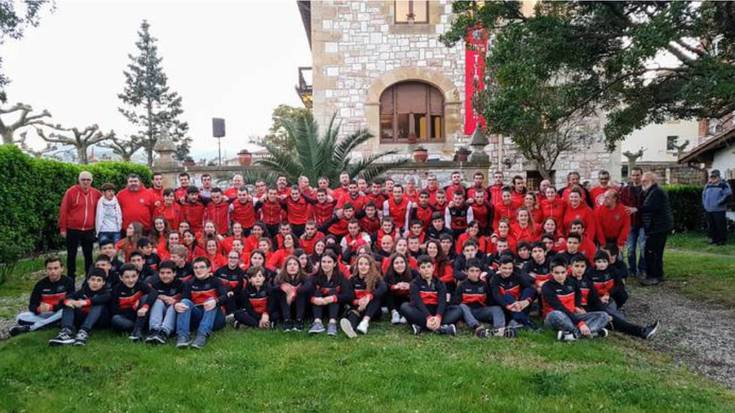 Arraunean egiteko gonbitea egin die Telmo Deunek 12 eta 17 urte bitarteko gazteei