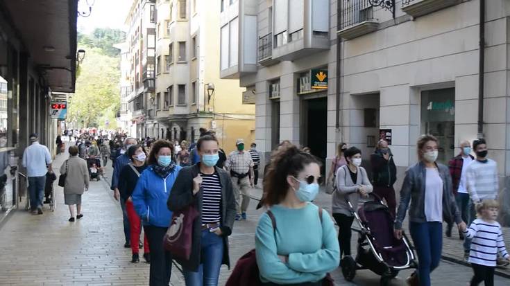 Ostalaritzaren aldeko aldarriek hartu dituzte Zumaiako kaleak