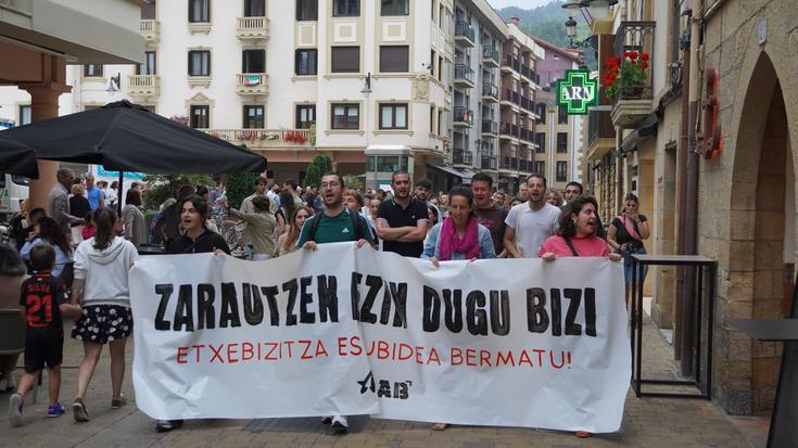 Ozen salatu dute Zarauzko etxebizitza arazoa