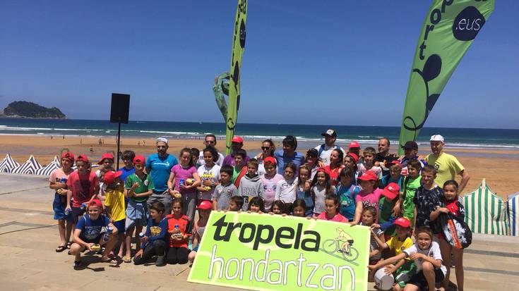 'Gaztakatarrak' eta '7eleven' izan dira garaile Tropela Hondartzan ekitaldian