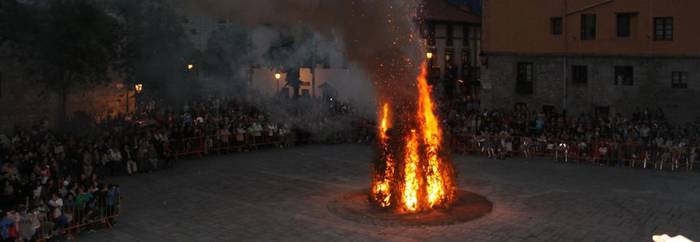 Marea Urdinak piztuko du San Juan bezperako sua, Azkoitiko Udalaren ekitaldian