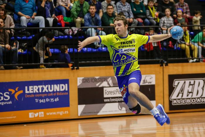 Kauldi Odriozolaren Bidasoak Asobal Ligarako igoera fasea jokatuko du asteburuan