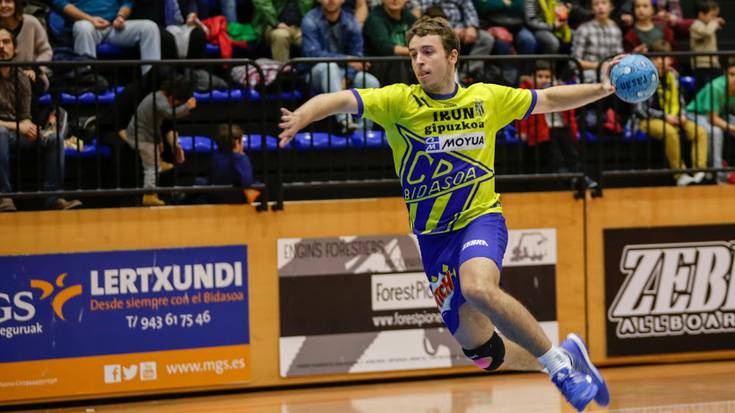 Kauldi Odriozolaren Bidasoak Asobal Ligarako igoera fasea jokatuko du asteburuan