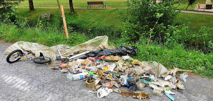 Azkoitiko Txalonerrekako errekaren egoera salatu du Urola Bizirikek