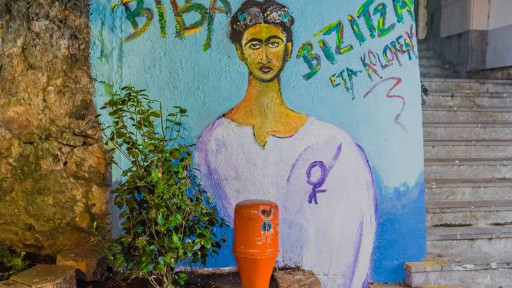 Frida Kahlok goxatu du Erribera kaleko paretaren marroia