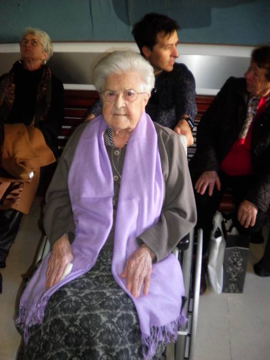 103 urte bete ditu Felisa Eizagirre Ibarguren zarauztarrak