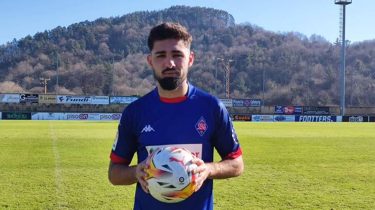 Peru Nolaskoain: "Banuen gogoa berriro protagonista sentitzeko futbol talde batean"