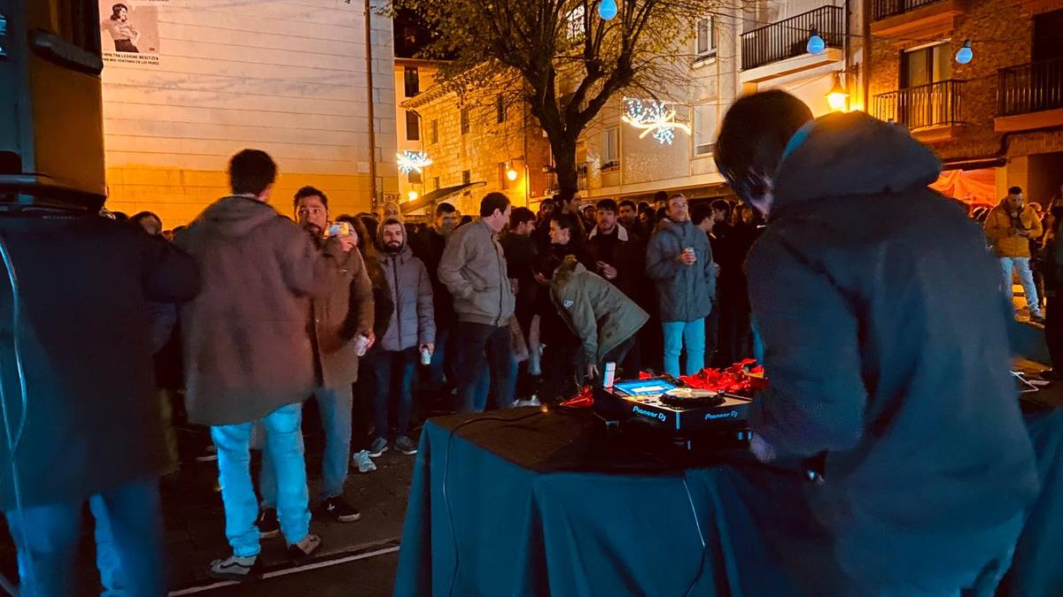 Frontoi Txiki dantzaleku handi bihurtuta