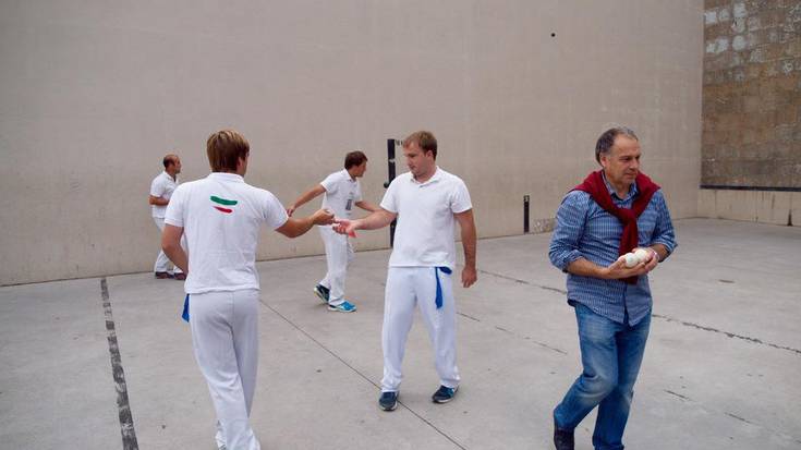 [ARGAZKIAK] Ander Odriozolak eta Oihan Iribarrek irabazi dute esku pilota txapelketa