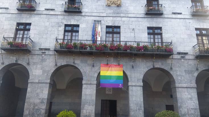 "Sexu eta genero aniztasunaren alde" lanean jarraitzeko konpromisoa adierazi du udalak