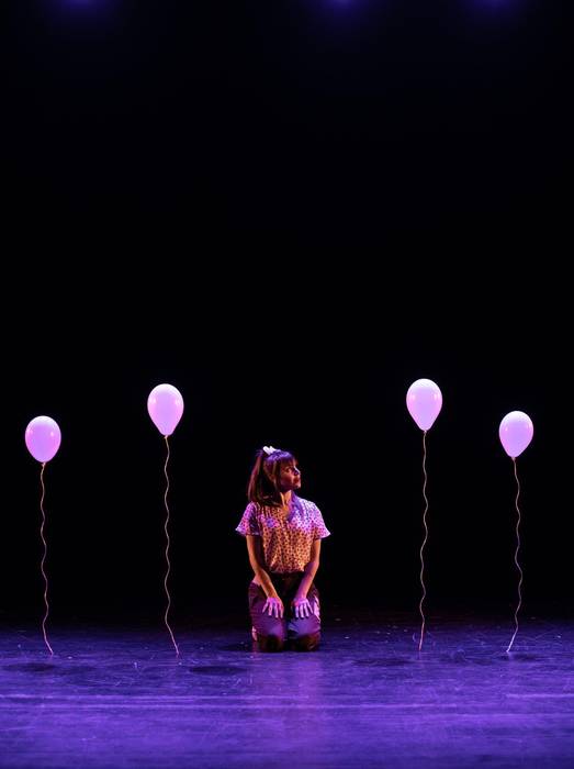 Zestoako Antzerki Astea: 'Hiru istorio eta makina bat' (Eromen) eta 'Atearen beste aldean' (Hika Teatroa)