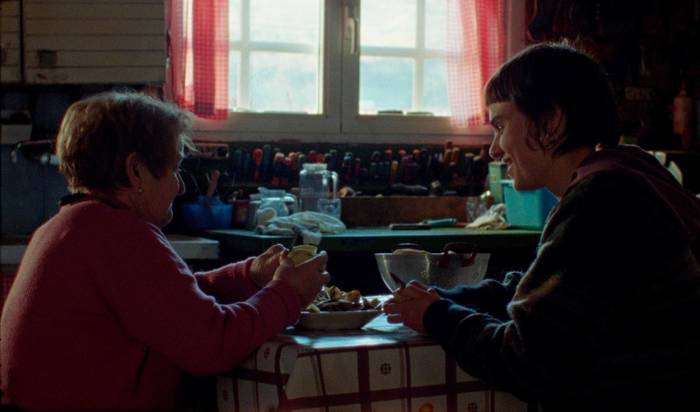 Ihesaldi bat, topikoez harago