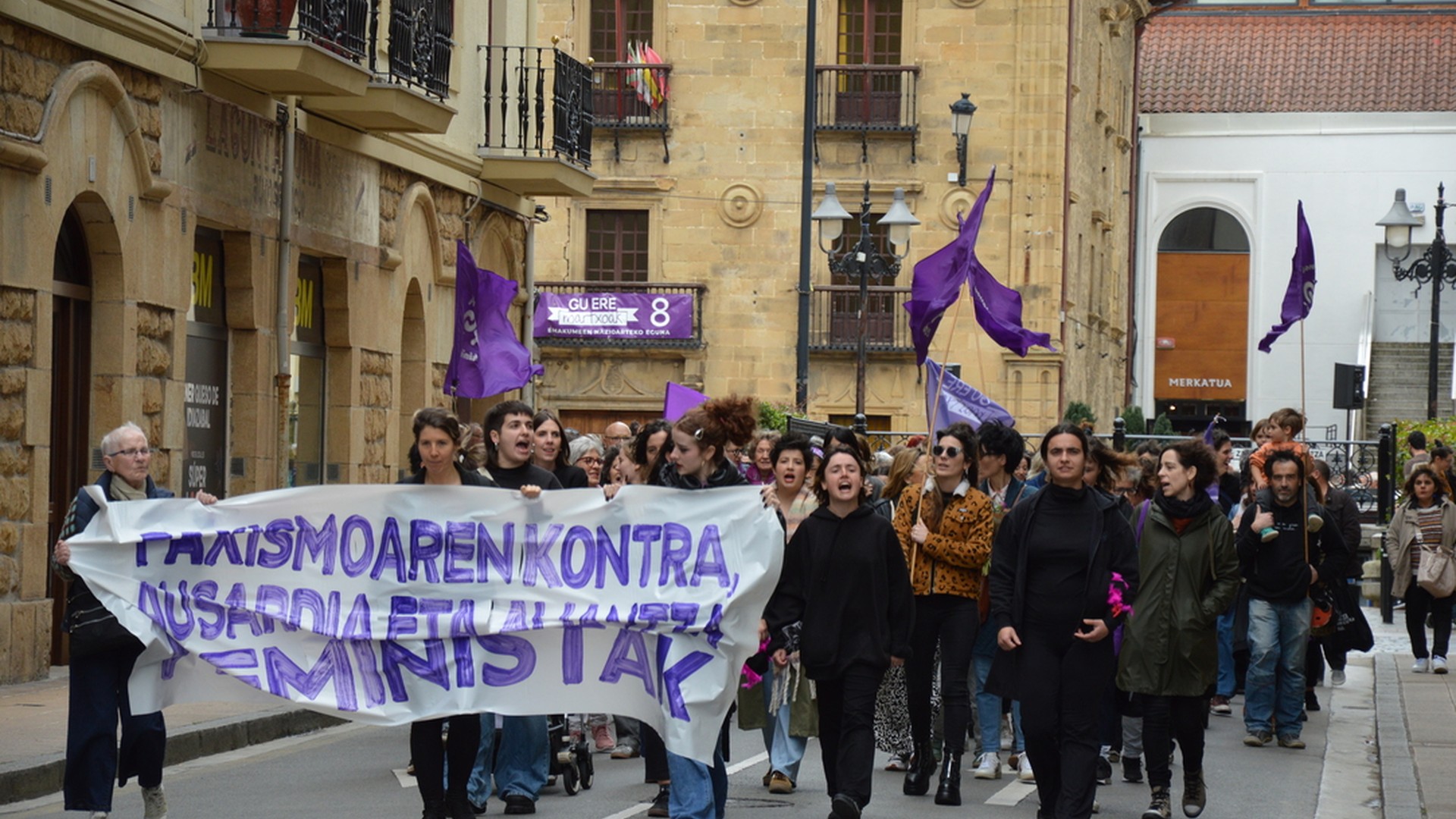 Gizon bat atxilotu zuten larunbatean Zarautzen, genero indarkeria egotzita