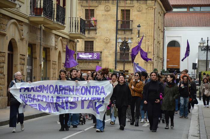 Zarauzko Koordinadora Feministak ere prest du Martxoaren 8ko egitaraua
