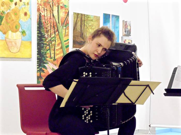 Maria Zubimendik Arrasateko akordeoi lehiaketa irabazi du, Neza Tokar esloveniarrarekin puntuetara berdinduta