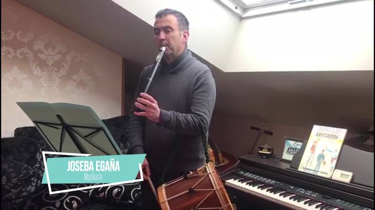 Joseba Egaña musikaria, etxetik mundura