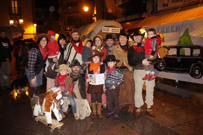 Bask-eroek irabazi dute Zarauzko Inauteritako mozorro lehiaketa