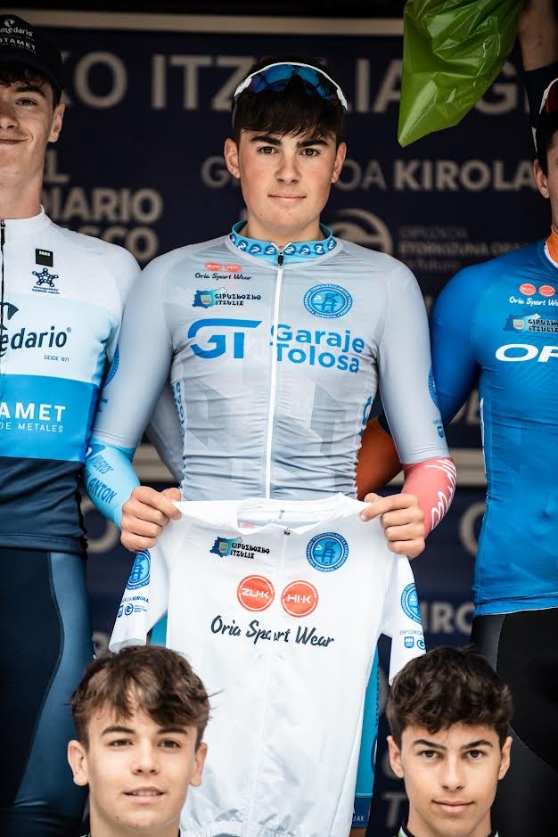Gipuzkoako Itzuli bikaina: bi maillot