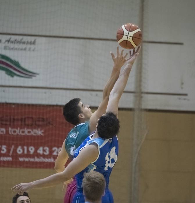 Kanpoan galdu ostean, etxean sendo jarraitu nahi du Ulaciak