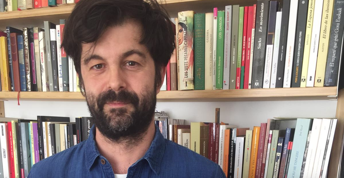 Imanol Agirre: "Galdetu didate ea liburua estraperloan pasatu diezaiekedan"
