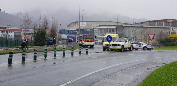 Pertsona bat zauritu da Azpeitian izan den istripuan