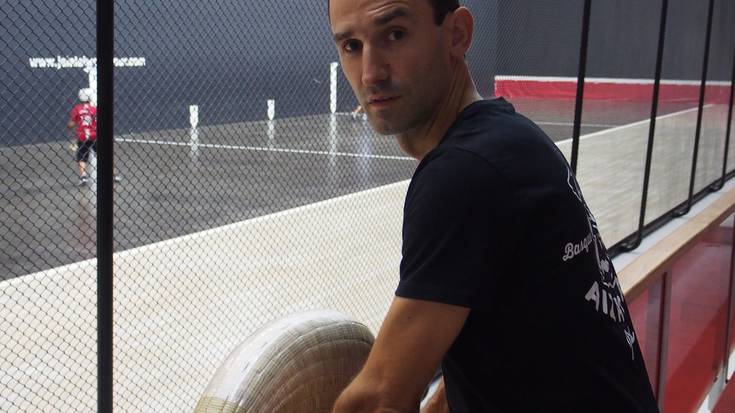 Gotzon Enbil: “Zorte handia da gustukoa duzun zerbait egiten hainbeste urtez bizi ahal izatea”