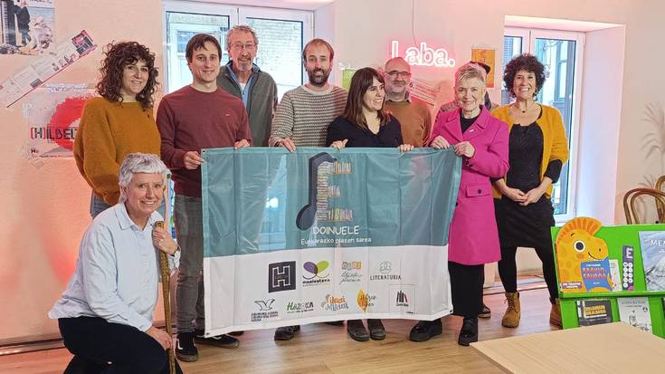 Geure Gelatik eta Literaturia, Doinueleren udaberriko plazak