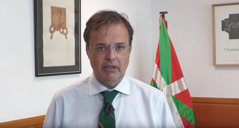 Bertan behera gelditu da Alberto Martinez Osasun sailburuaren osteguneko solasaldia