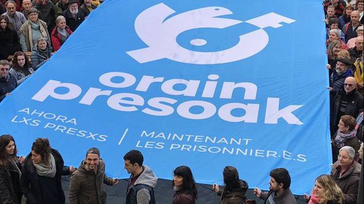 Urtarrilaren 12an Bilbon egingo den manifestaziora joateko autobusean izena eman daiteke